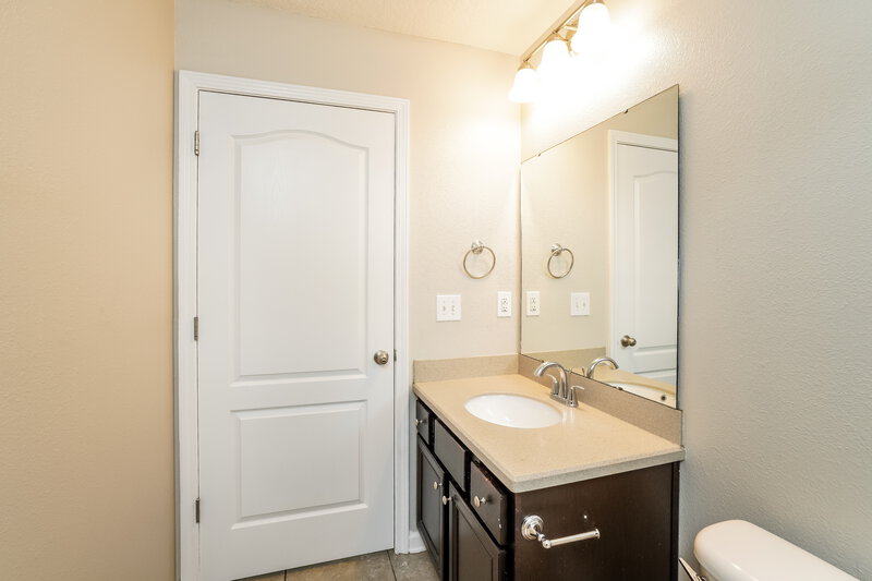 1,880/Mo, 3954 Great Falls Loop Middleburg, FL 32068 Bathroom View