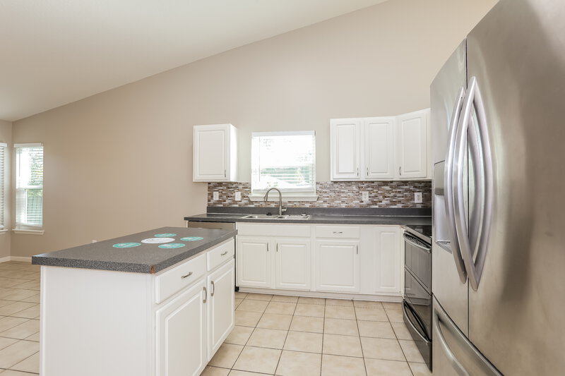 1,885/Mo, 8018 Fleur de Lis Dr Jacksonville, FL 32277 Kitchen View