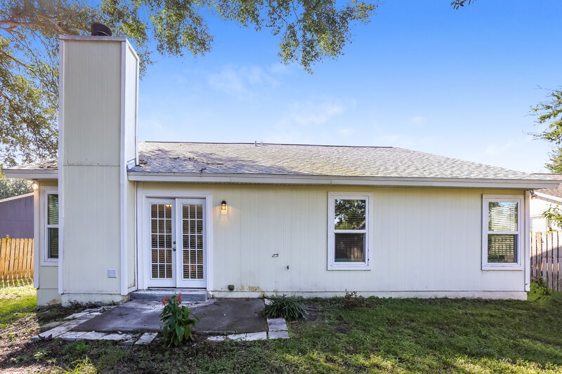 1,885/Mo, 8018 Fleur de Lis Dr Jacksonville, FL 32277 Rear View
