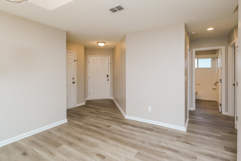 1,985/Mo, 2978 Centerwood Dr Jacksonville, FL 32218 Foyer View