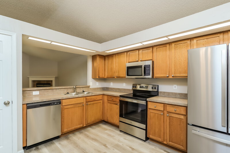 1,985/Mo, 2978 Centerwood Dr Jacksonville, FL 32218 Kitchen View