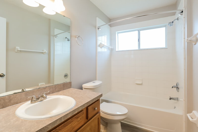 1,985/Mo, 2978 Centerwood Dr Jacksonville, FL 32218 Bathroom View