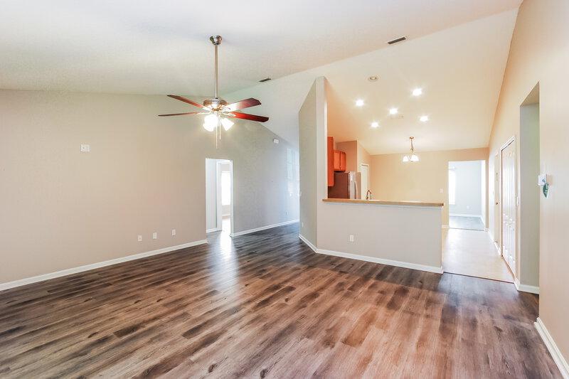 1,765/Mo, 3679 Summit Oaks Dr Green Cove Springs, FL 32043 Living Room View