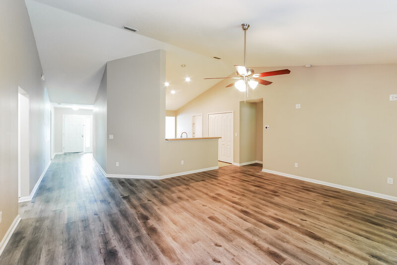 1,765/Mo, 3679 Summit Oaks Dr Green Cove Springs, FL 32043 Living Room View 2