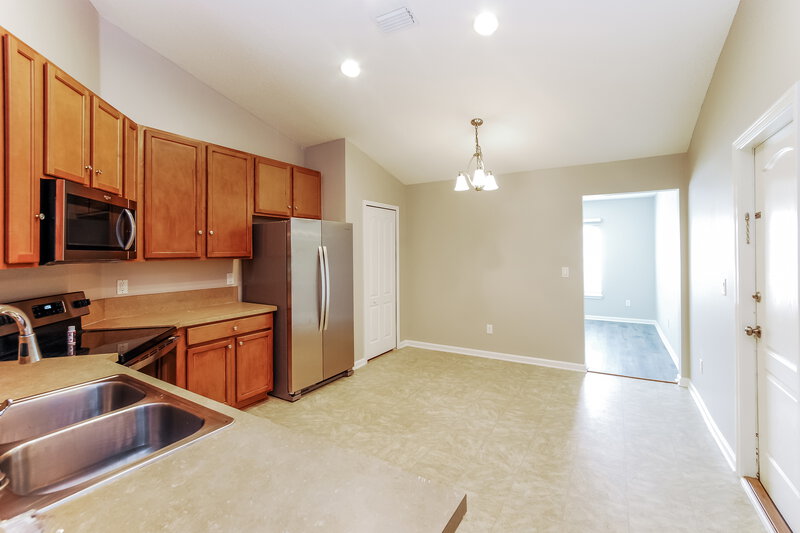 1,765/Mo, 3679 Summit Oaks Dr Green Cove Springs, FL 32043 Kitchen View