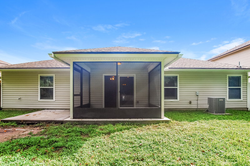 1,765/Mo, 3679 Summit Oaks Dr Green Cove Springs, FL 32043 Rear View
