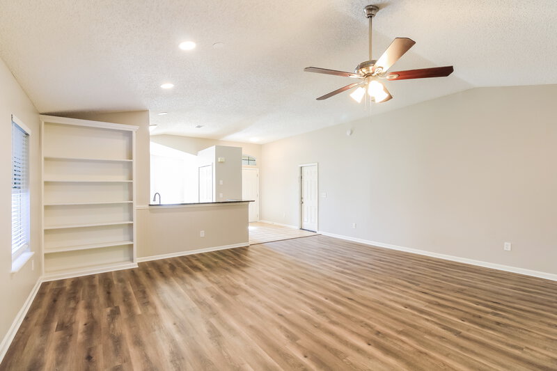 2,525/Mo, 597 Prosperity Lake Dr Saint Augustine, FL 32092 Living Room View