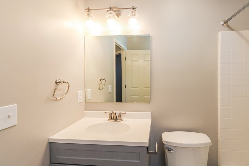 2,525/Mo, 597 Prosperity Lake Dr Saint Augustine, FL 32092 Bathroom View