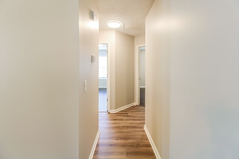 2,525/Mo, 597 Prosperity Lake Dr Saint Augustine, FL 32092 Hallway View