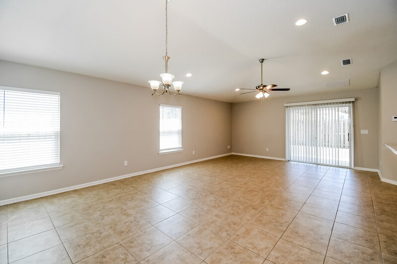 2,315/Mo, 76802 Timbercreek Blvd Yulee, FL 32097 Dining Room View 2
