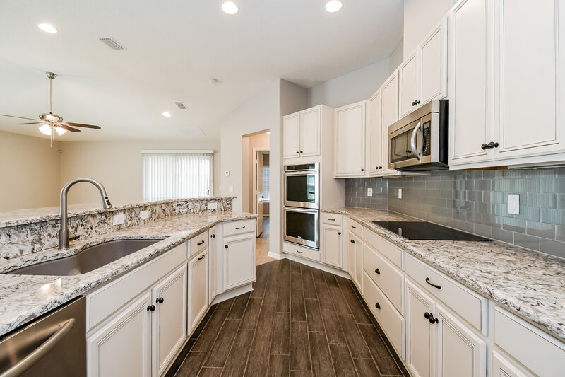 2,315/Mo, 76802 Timbercreek Blvd Yulee, FL 32097 Kitchen View 2