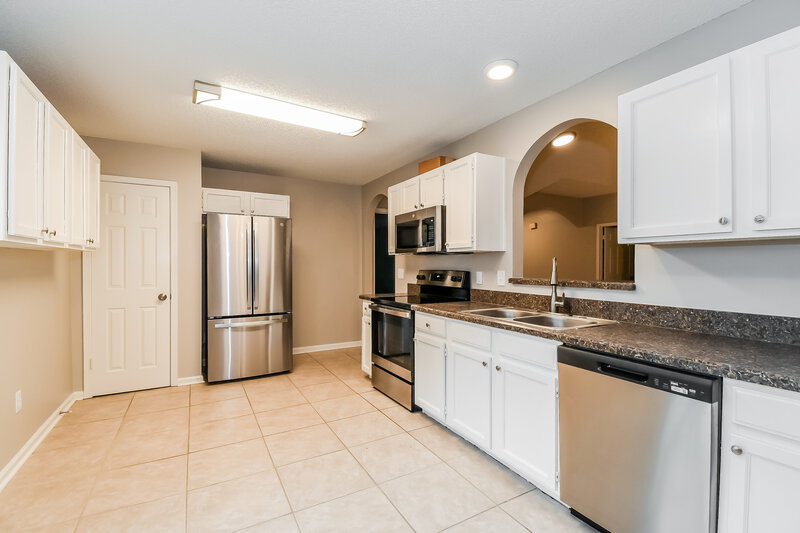 3,240/Mo, 401 Baybrook Dr Fleming Island, FL 32003 Kitchen View 2