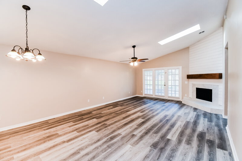 2,085/Mo, 4357 Lake Woodbourne Dr S Jacksonville, FL 32217 Living Room View