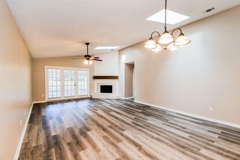 2,085/Mo, 4357 Lake Woodbourne Dr S Jacksonville, FL 32217 Dining Room View