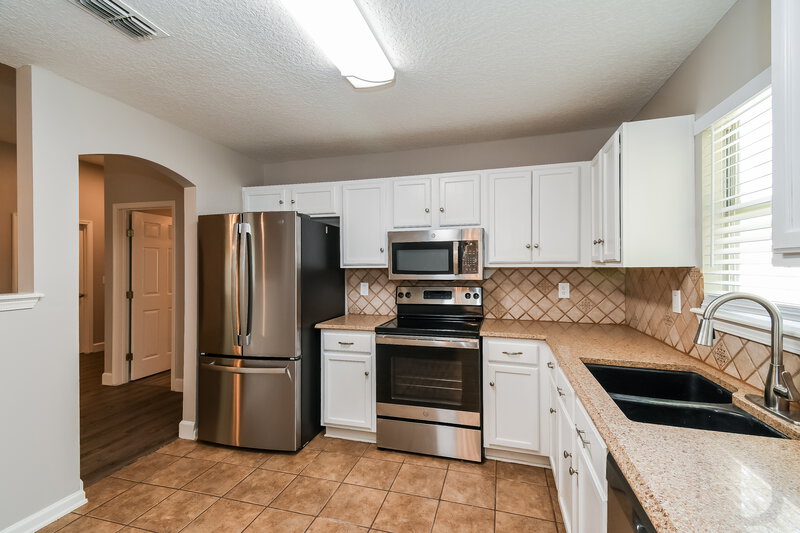 2,010/Mo, 125 Dover Bluff Dr Orange Park, FL 32073 Kitchen View 2