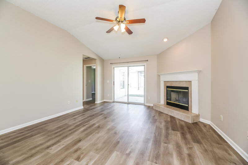 1,680/Mo, 10974 Darlington Oak Ct Jacksonville, FL 32218 Living Room View