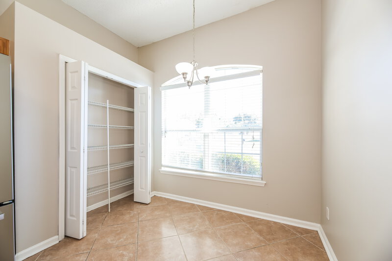 1,680/Mo, 10974 Darlington Oak Ct Jacksonville, FL 32218 Breakfast Nook View