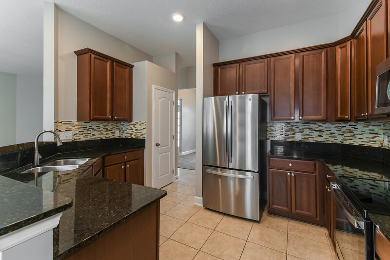 2,240/Mo, 112 Cummer Way St Augustine, FL 32095 Kitchen View 2