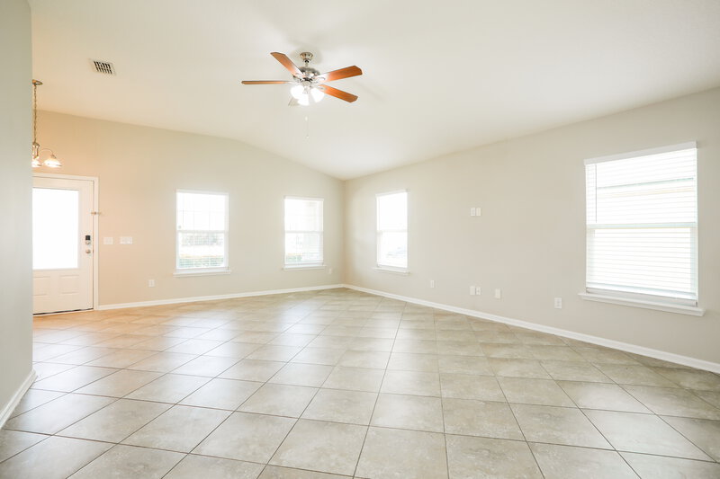 2,375/Mo, 252 Colorado Springs Way Saint Augustine, FL 32092 Living Room View 2
