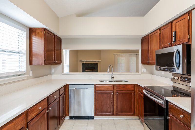 2,060/Mo, 12213 Sutton Estates Dr Jacksonville, FL 32223 Kitchen View 2