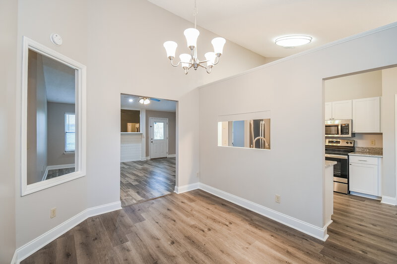 2,540/Mo, 1840 Farm Way Middleburg, FL 32068 Dining Room View 2