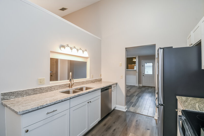 2,540/Mo, 1840 Farm Way Middleburg, FL 32068 Kitchen View 2