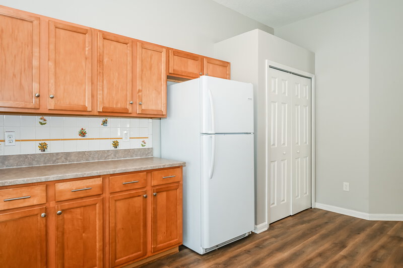 2,065/Mo, 86036 Sand Hickory Trl Yulee, FL 32097 Kitchen View 2