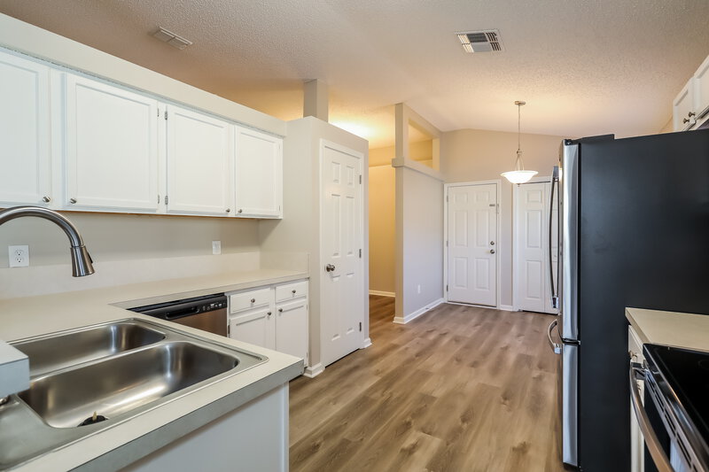 2,160/Mo, 4489 Willow Chase Ter Jacksonville, FL 32258 Kitchen View 2