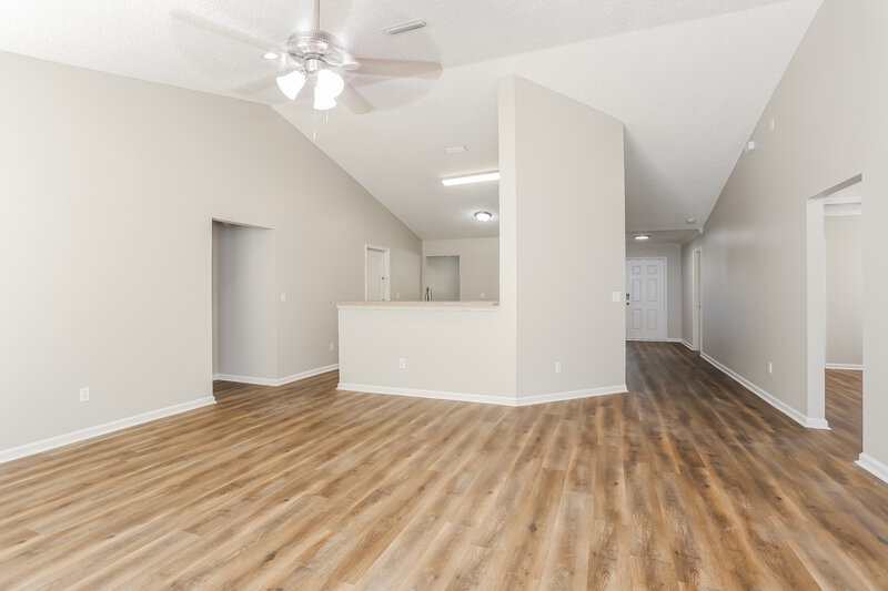 2,060/Mo, 13996 Crestwick Dr W Jacksonville, FL 32218 Living Room View 2