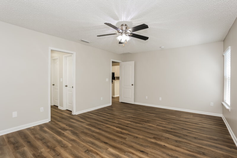 2,060/Mo, 13996 Crestwick Dr W Jacksonville, FL 32218 Main Bedroom View