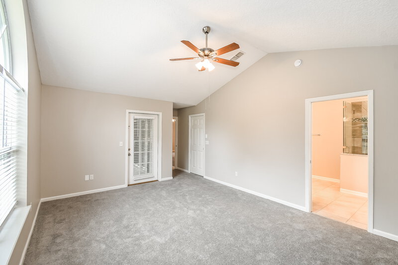 2,185/Mo, 6065 Winding Bridge Dr Jacksonville, FL 32277 Main Bedroom View 2