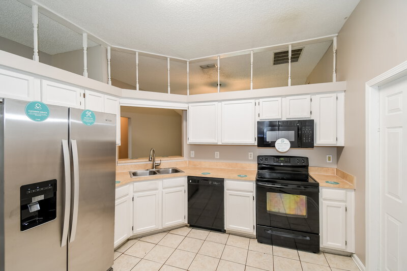 1,805/Mo, 5337 Lacy Jane Way Jacksonville, FL 32244 Kitchen View 2