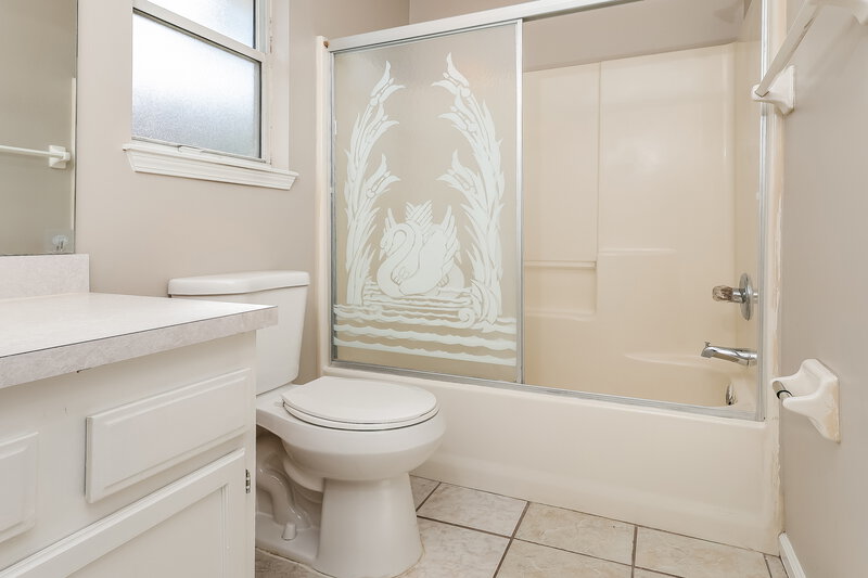 1,890/Mo, 5337 Lacy Jane Way Jacksonville, FL 32244 Main Bathroom View 2