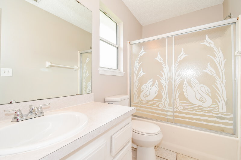 1,805/Mo, 5337 Lacy Jane Way Jacksonville, FL 32244 Main Bathroom View