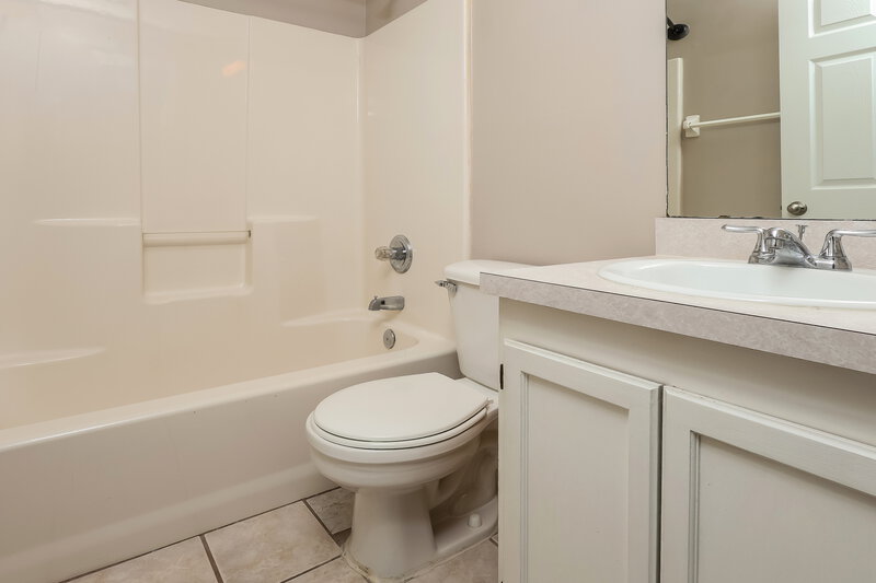 1,890/Mo, 5337 Lacy Jane Way Jacksonville, FL 32244 Bathroom View