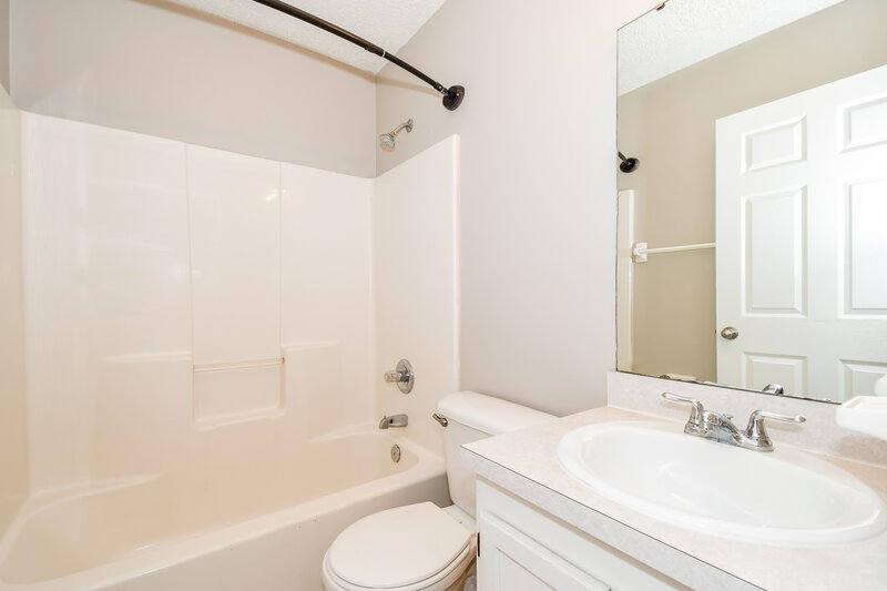 1,805/Mo, 5337 Lacy Jane Way Jacksonville, FL 32244 Bathroom View