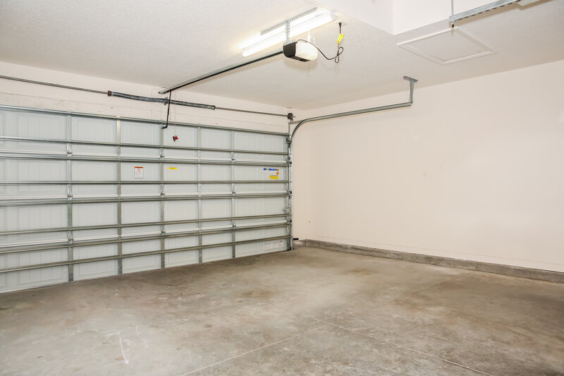 2,115/Mo, 77837 Lumber Creek Blvd Yulee, FL 32097 Garage View