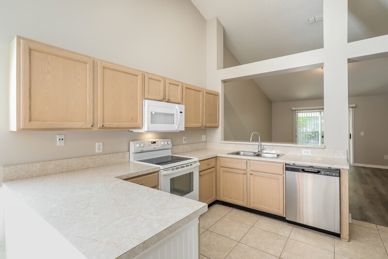 1,880/Mo, 1568 Saddlebrook Ln Jacksonville, FL 32221 Kitchen View