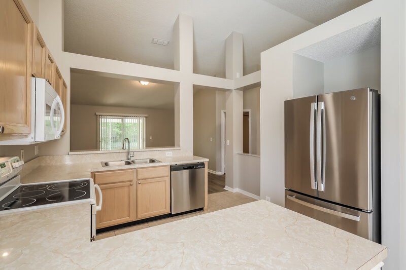 1,880/Mo, 1568 Saddlebrook Ln Jacksonville, FL 32221 Kitchen View 2