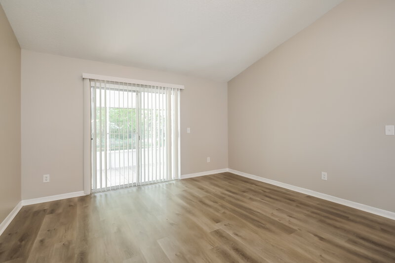 1,880/Mo, 1568 Saddlebrook Ln Jacksonville, FL 32221 Sitting Room View