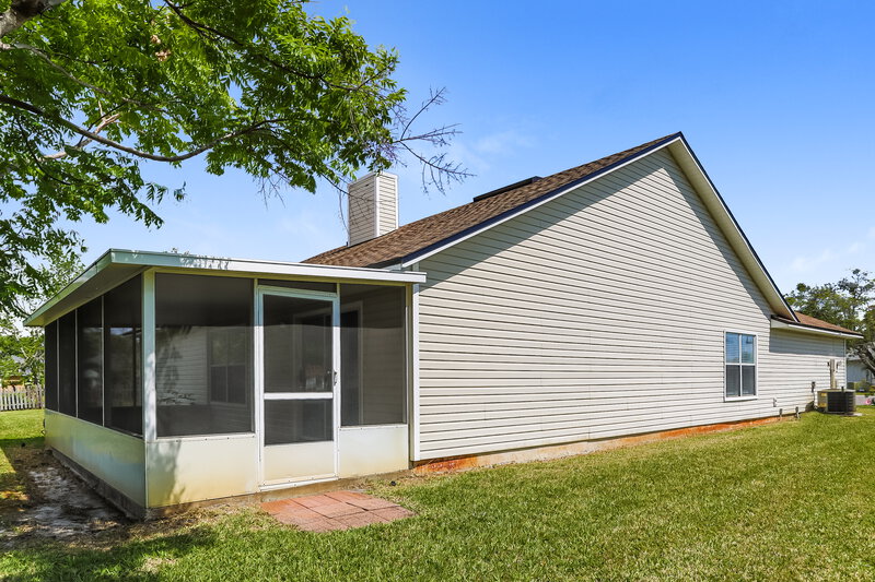 1,880/Mo, 1568 Saddlebrook Ln Jacksonville, FL 32221 Rear View