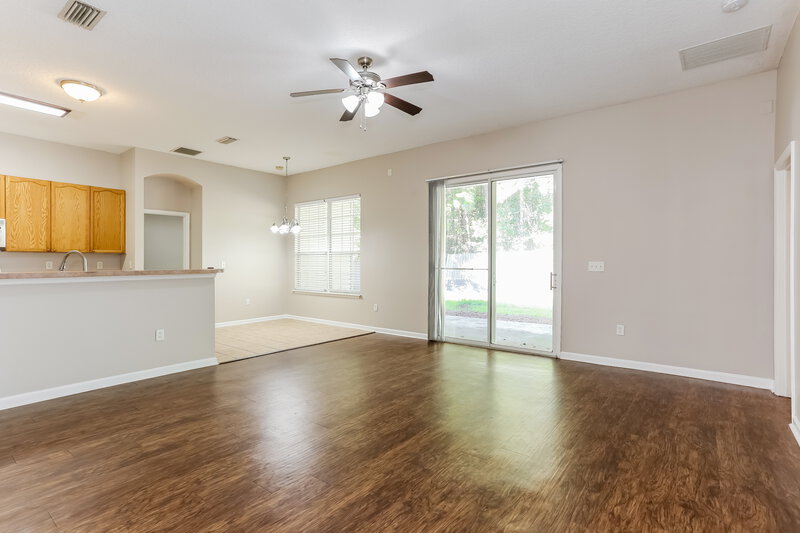 2,940/Mo, 667 Bonaparte Dr Jacksonville, FL 32218 Living Room View 2