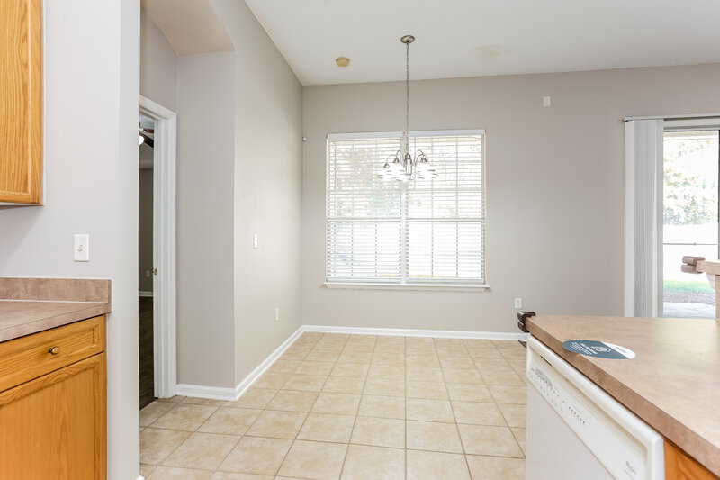 2,940/Mo, 667 Bonaparte Dr Jacksonville, FL 32218 Breakfast Nook View