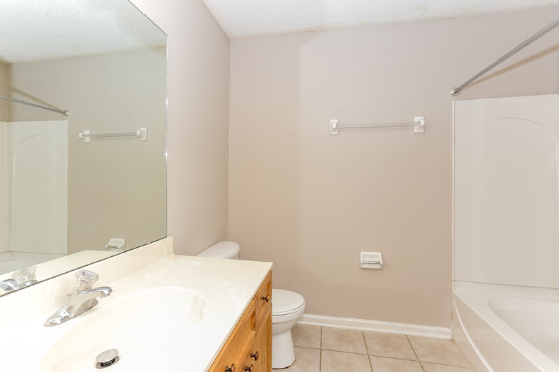 2,940/Mo, 667 Bonaparte Dr Jacksonville, FL 32218 Bathroom View