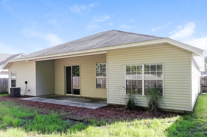 2,940/Mo, 667 Bonaparte Dr Jacksonville, FL 32218 Rear View