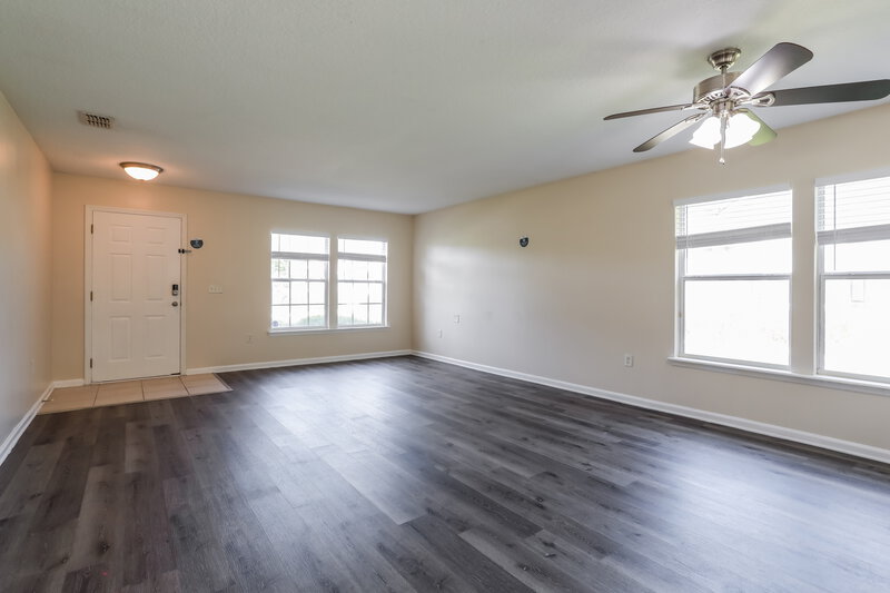 2,700/Mo, 12613 Wooded Bluff Ct Jacksonville, FL 32226 Living Room View