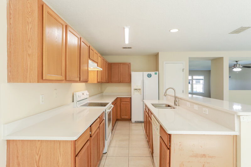 2,700/Mo, 12613 Wooded Bluff Ct Jacksonville, FL 32226 Kitchen View 2