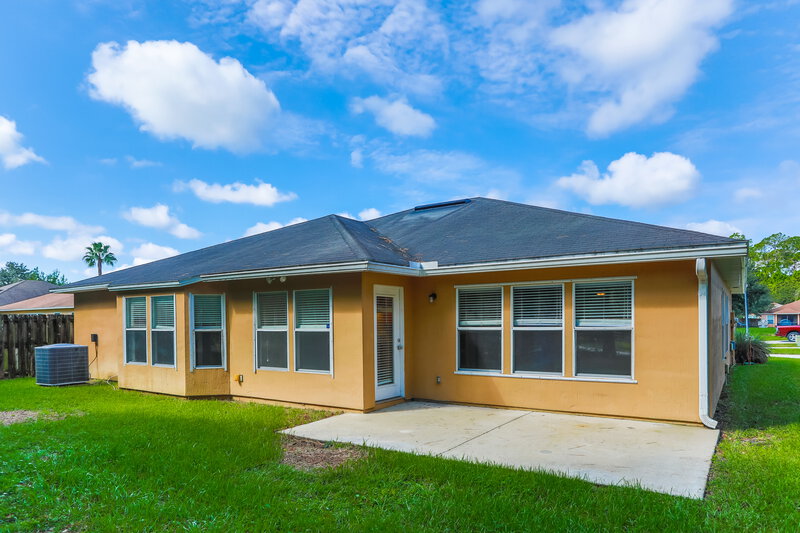 2,700/Mo, 12613 Wooded Bluff Ct Jacksonville, FL 32226 Rear View