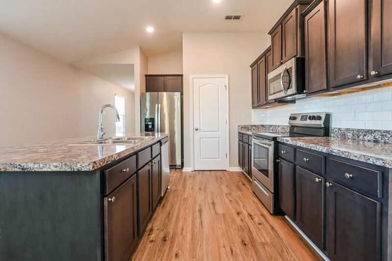 1,885/Mo, 2555 Bear Creek Way Green Cove Springs, FL 32043 Kitchen View 2