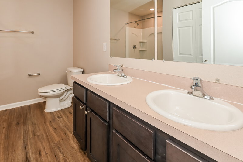 1,885/Mo, 2555 Bear Creek Way Green Cove Springs, FL 32043 Main Bathroom View